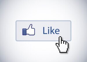 Appuyer sur J’aime, J’aime, J’aime sur les pages Facebook