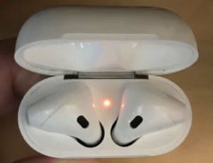 Vérifier le voyant d’état du boîtier de charge des AirPods