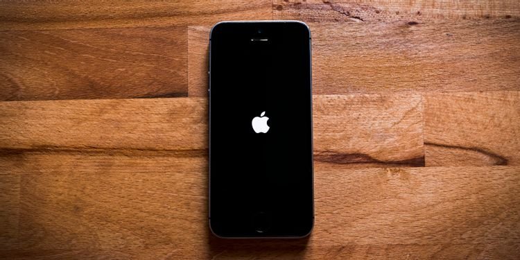 Votre iPhone redémarre constamment ? Voici les solutions !